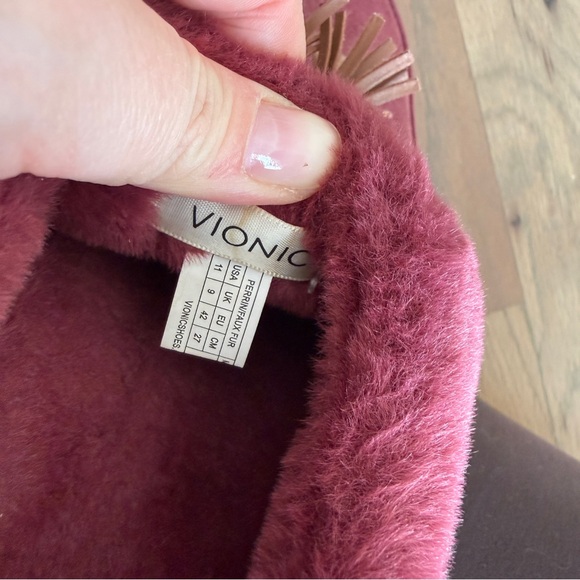 VIONIC Microfiber Slippers with Suede Tassel Faux Fur - Perrin Size 11 - Picture 6 of 7